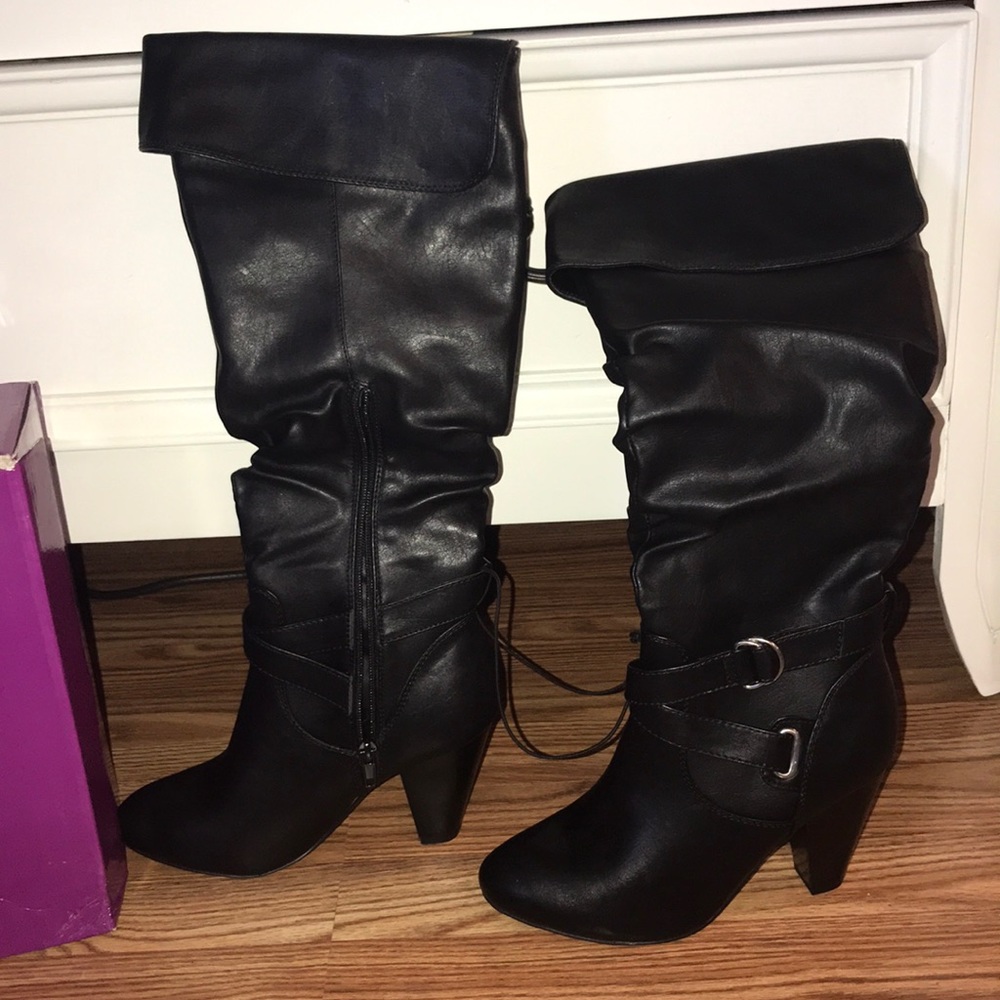 NIB Women’s boots size 7M